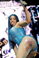 cardi b fap butt ass booty Photo