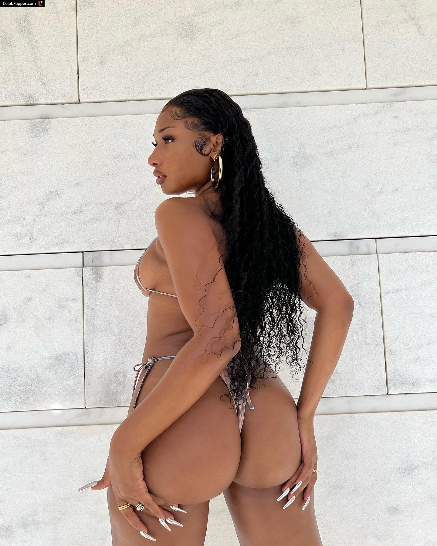 megan thee stallion fap thong bunda bunda biquini booty