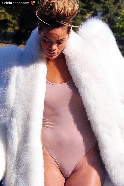 rihanna fap cameltoe