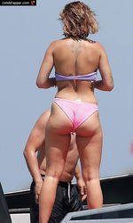 rita ora fap bunda booty biquini Foto