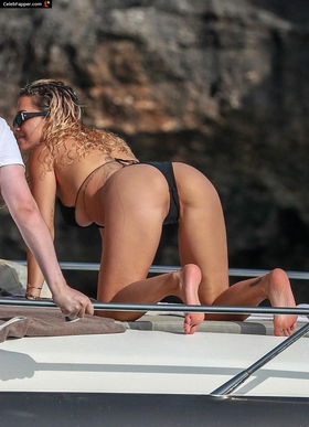 rita ora fap ass butt booty bikini Photo